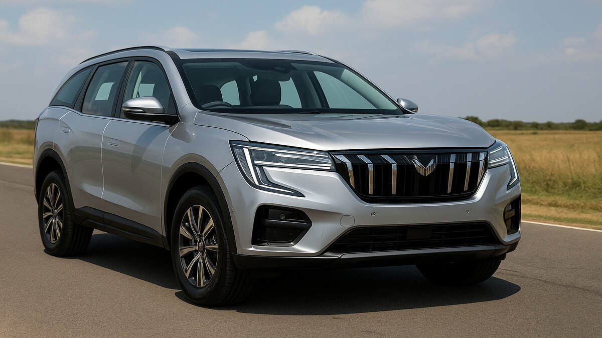 Mahindra XUV700 Facelift front 3/4 view 2026 model