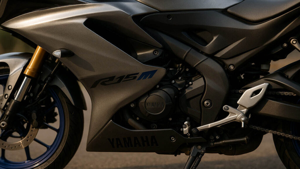 Yamaha R15 M